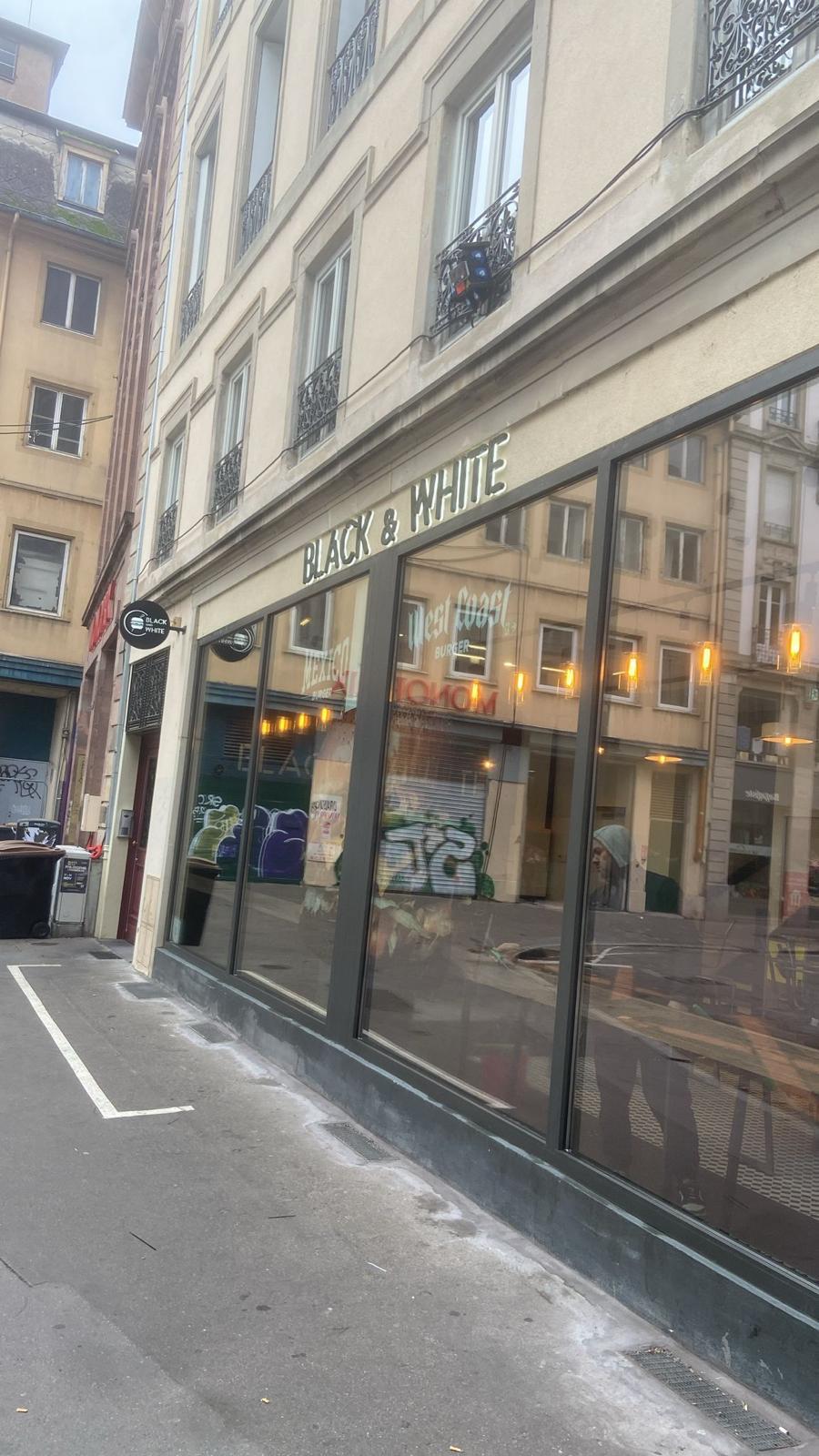 Session de formation hygiène chez Black & White Burger